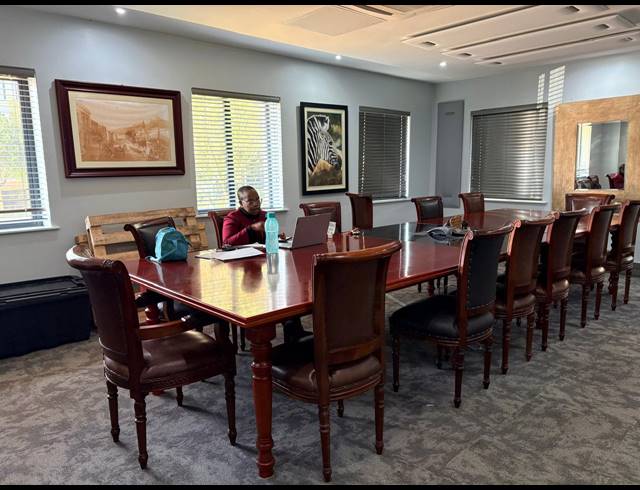 461M² OFFICE TO LET IN VORNA VALLEY